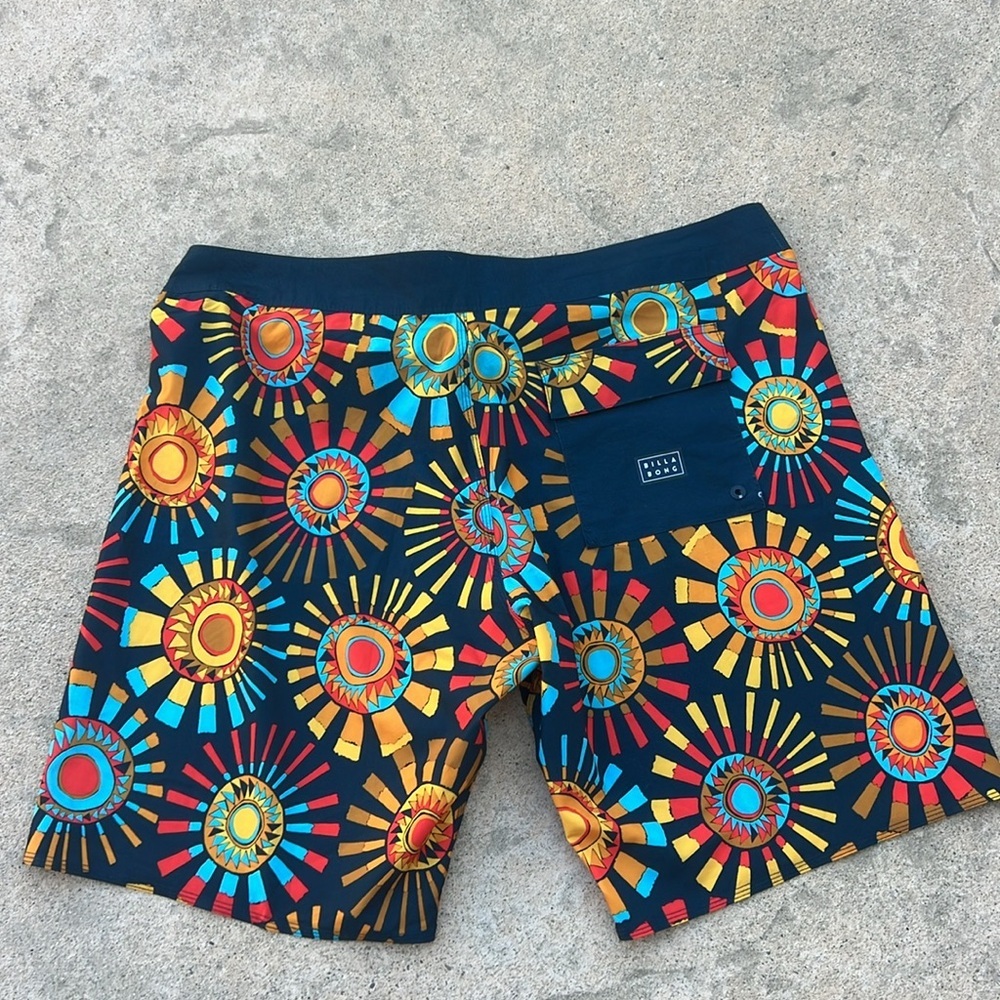Billabong Men's Airlite Sundays Sun Pattern Swim Trunks Size 38 - Picture 4 of 7